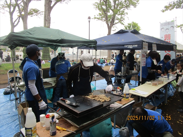 2025年11月2日に手をつなごう・こどもまつりで模擬店を出店しました。